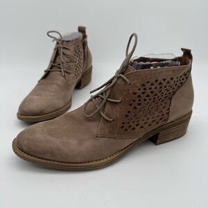 Comfortiva Chalina Tan Leather Perforated Lace Up Zip Ankle Boot Size 10 M